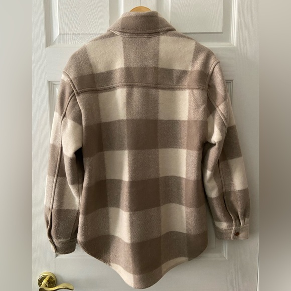 Abercrombie & Fitch - Oversized Plaid Shacket - Size Small - Picture 4 of 5